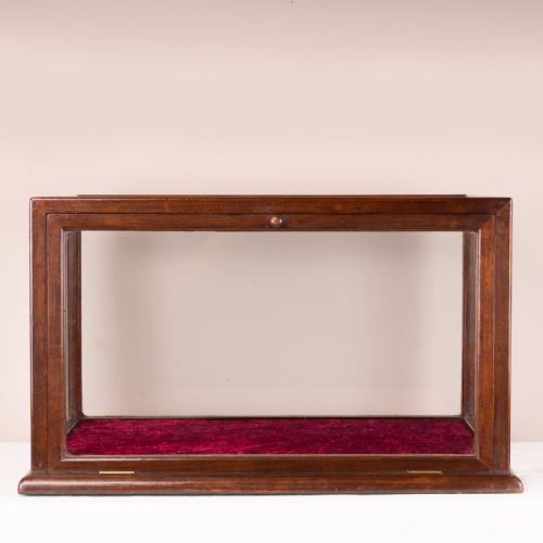 GOOD SIZED DISPLAY CASE - ADDITIONAL PHOTO 1