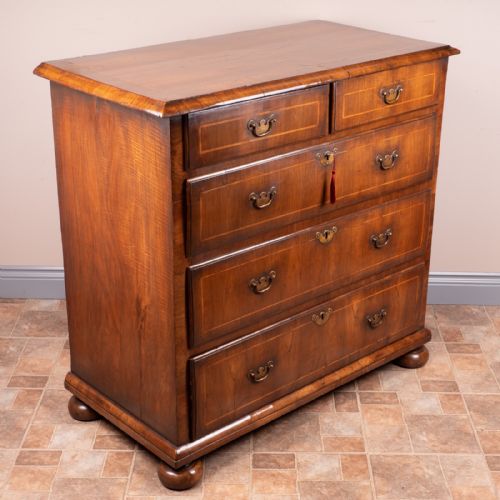 EARLY 18THC WALNUT CHEST OF DRAWERS - ADDITIONAL PHOTO 3