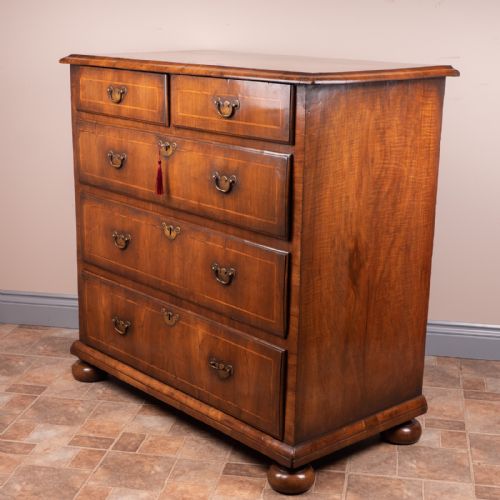 EARLY 18THC WALNUT CHEST OF DRAWERS - ADDITIONAL PHOTO 5