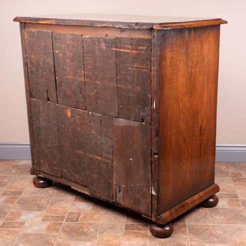 EARLY 18THC WALNUT CHEST OF DRAWERS - ADDITIONAL PHOTO 16