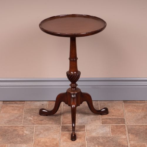 fine quality mahogany wine table - CATEGORY: ANTIQUE TABLES - DATED 1920