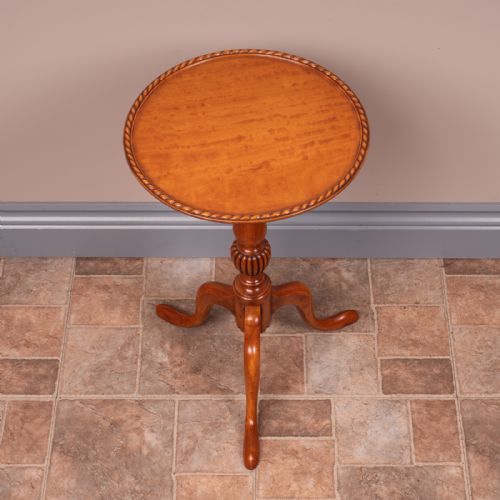 FINE QUALITY SOLID SATINWOOD WINE TABLE - ADDITIONAL PHOTO 2