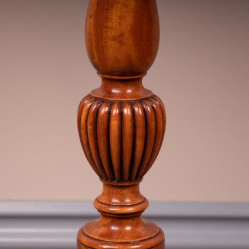 FINE QUALITY SOLID SATINWOOD WINE TABLE - ADDITIONAL PHOTO 5