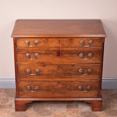 SMALL 19THC MAHOGANY CHEST OF DRAWERS - ADDITIONAL PHOTO 1