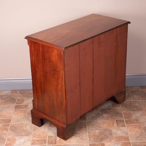 SMALL 19THC MAHOGANY CHEST OF DRAWERS - ADDITIONAL PHOTO 11