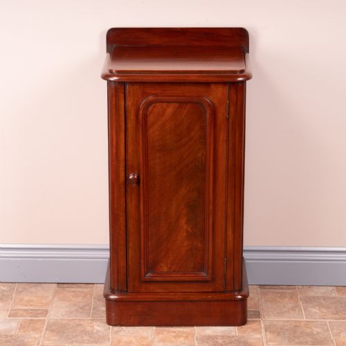 victorian mahogany bedside cabinet - CATEGORY: ANTIQUE CABINETS - DATED VICTORIAN