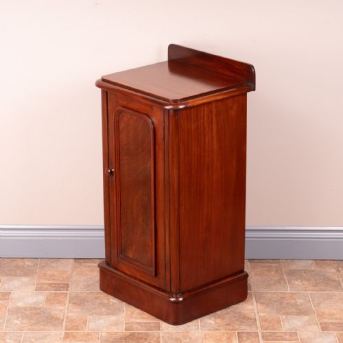 VICTORIAN MAHOGANY BEDSIDE CABINET - ADDITIONAL PHOTO 4