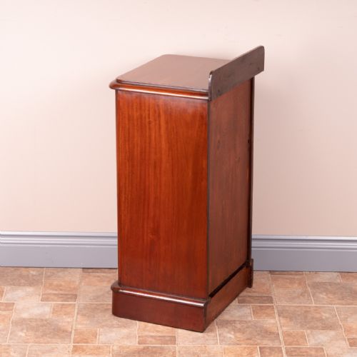 VICTORIAN MAHOGANY BEDSIDE CABINET - ADDITIONAL PHOTO 7