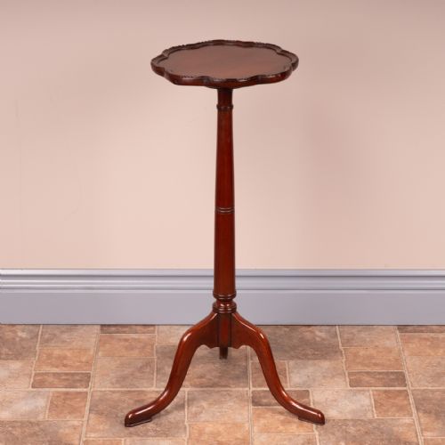tall mahogany wine table - CATEGORY: ANTIQUE TABLES - DATED 1920