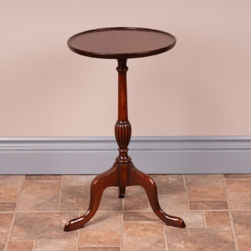 GOOD SIZED WINE TABLE - ADDITIONAL PHOTO 5