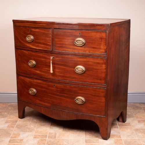 SMALL MAHOGANY 19THC BOW FRONTED CHEST OF DRAWERS - ADDITIONAL PHOTO 1