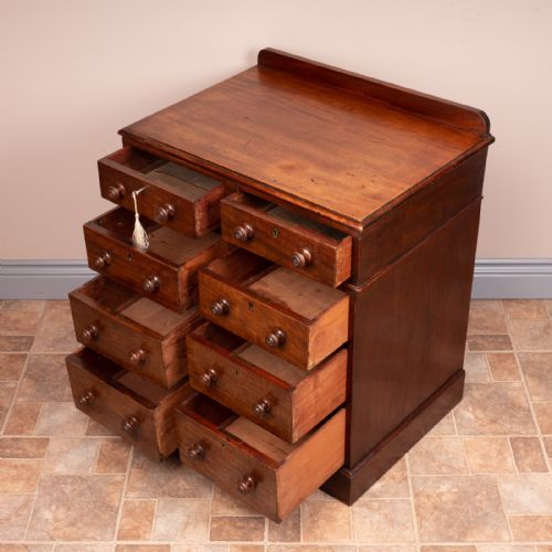 8 DRAWER MAHOGANY CHEST OF DRAWERS - ADDITIONAL PHOTO 9