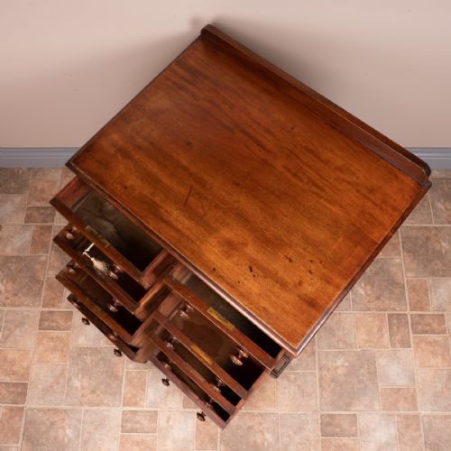 8 DRAWER MAHOGANY CHEST OF DRAWERS - ADDITIONAL PHOTO 10
