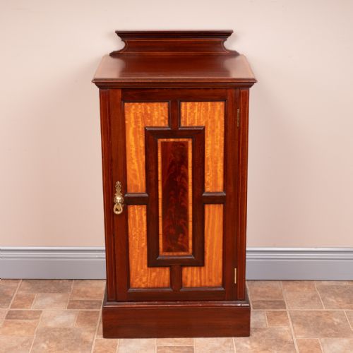 GOOD QUALITY EDWARDIAN MAHOGANY AND SATINWOOD BEDSIDE CABINET - ADDITIONAL PHOTO 1