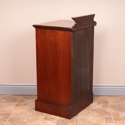 GOOD QUALITY EDWARDIAN MAHOGANY AND SATINWOOD BEDSIDE CABINET - ADDITIONAL PHOTO 10