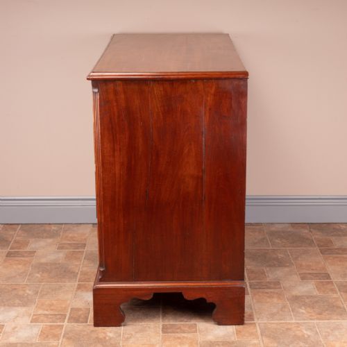 SMALL 19THC MAHOGANY CHEST OF DRAWERS - ADDITIONAL PHOTO 4