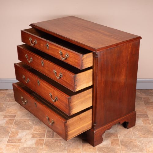 SMALL 19THC MAHOGANY CHEST OF DRAWERS - ADDITIONAL PHOTO 7