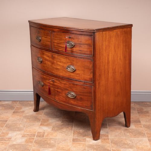 COMPACT 19THC BOW FRONTED MAHOGANY CHEST OF DRAWERS - ADDITIONAL PHOTO 7