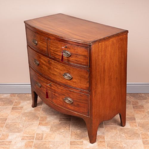 COMPACT 19THC BOW FRONTED MAHOGANY CHEST OF DRAWERS - ADDITIONAL PHOTO 9