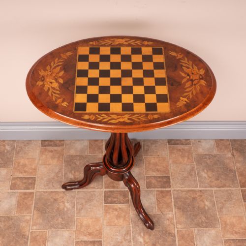 GOOD QUALITY VICTORIAN WALNUT CHESS TABLE - ADDITIONAL PHOTO 4