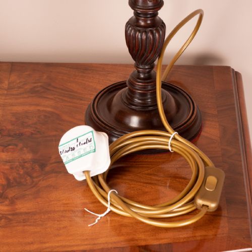 PAIR OF ELEGANT TABLE LAMPS - ADDITIONAL PHOTO 4