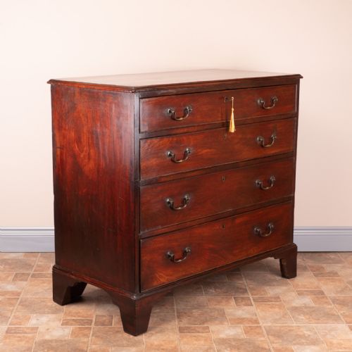 GEORGIAN MAHOGANY CHEST OF DRAWERS - ADDITIONAL PHOTO 5