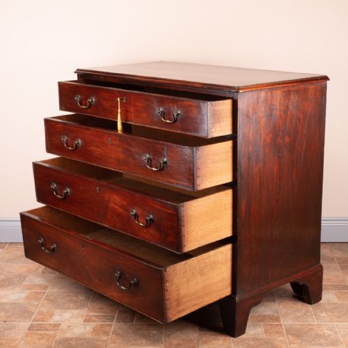 GEORGIAN MAHOGANY CHEST OF DRAWERS - ADDITIONAL PHOTO 11