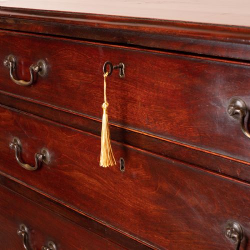 GEORGIAN MAHOGANY CHEST OF DRAWERS - ADDITIONAL PHOTO 13