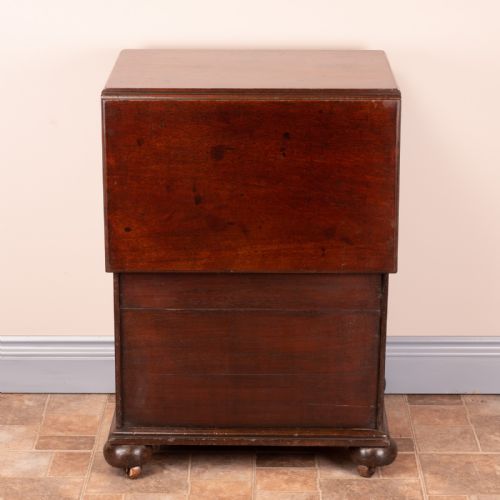 19THC SMALL MAHOGANY CHEST OF DRAWERS WITH EXTENDING TOP - ADDITIONAL PHOTO 8