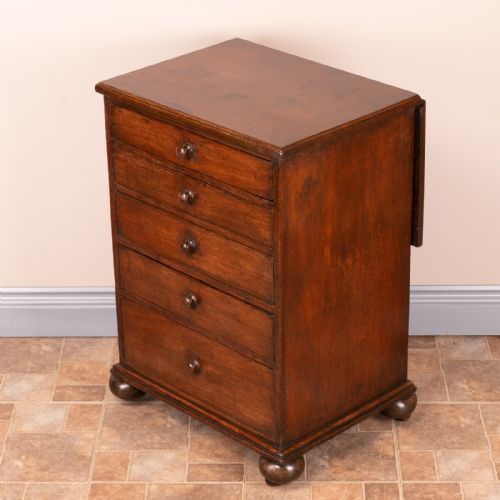 19THC SMALL MAHOGANY CHEST OF DRAWERS WITH EXTENDING TOP - ADDITIONAL PHOTO 11