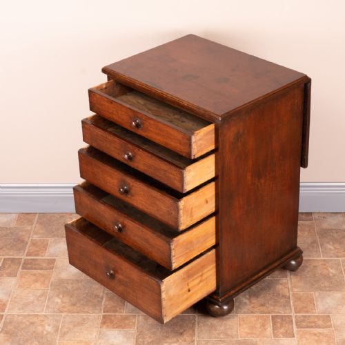 19THC SMALL MAHOGANY CHEST OF DRAWERS WITH EXTENDING TOP - ADDITIONAL PHOTO 13