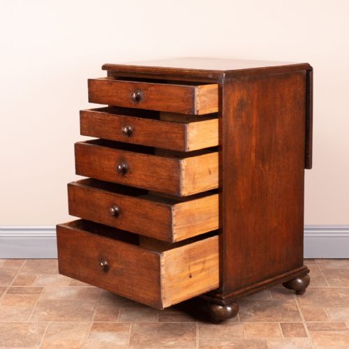 19THC SMALL MAHOGANY CHEST OF DRAWERS WITH EXTENDING TOP - ADDITIONAL PHOTO 14