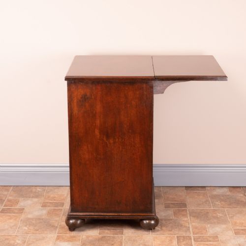 19THC SMALL MAHOGANY CHEST OF DRAWERS WITH EXTENDING TOP - ADDITIONAL PHOTO 15