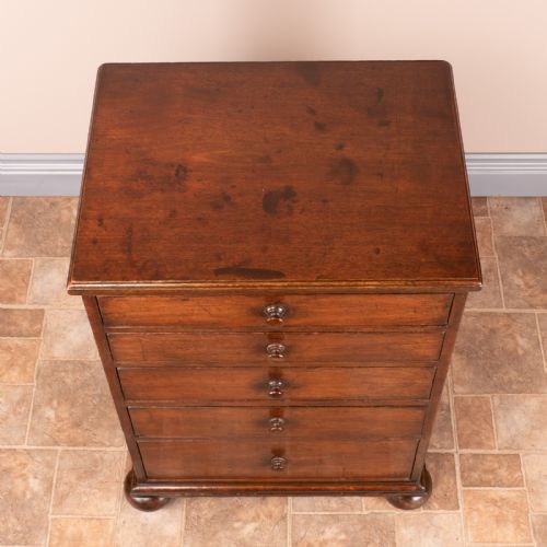 19THC SMALL MAHOGANY CHEST OF DRAWERS WITH EXTENDING TOP - ADDITIONAL PHOTO 22