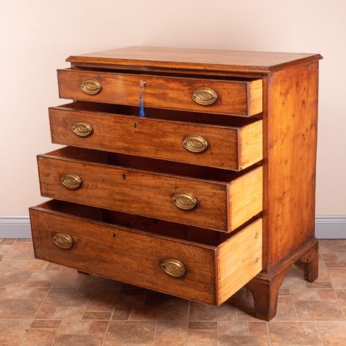 GEORGIAN MAHOGANY CHEST OF DRAWERS - ADDITIONAL PHOTO 10
