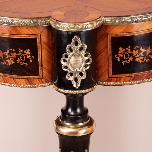 FINE QUALITY FRENCH MARQUETRY ORMOLU MOUNTED OCCASIONAL TABLE - ADDITIONAL PHOTO 17