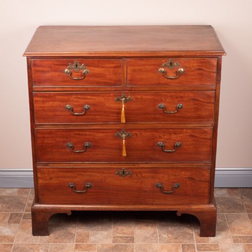GOOD QUALITY GEORGIAN MAHOGANY CHEST OF DRAWERS - ADDITIONAL PHOTO 1