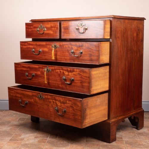 GOOD QUALITY GEORGIAN MAHOGANY CHEST OF DRAWERS - ADDITIONAL PHOTO 12