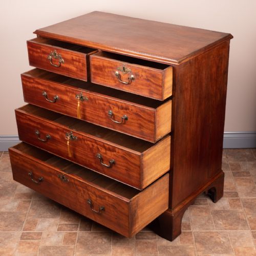 GOOD QUALITY GEORGIAN MAHOGANY CHEST OF DRAWERS - ADDITIONAL PHOTO 13