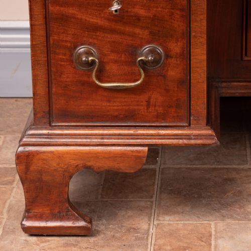 MAHOGANY KNEEHOLE DESK WITH BRUSHING SLIDE - ADDITIONAL PHOTO 15