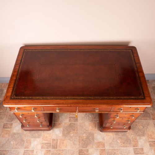 VICTORIAN MAHOGANY PEDESTAL DESK - ADDITIONAL PHOTO 3