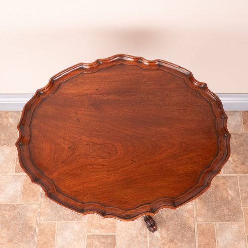GOOD QUALITY MAHOGANY OVAL PIE CRUST OCCASIONAL WINE TABLE - ADDITIONAL PHOTO 1