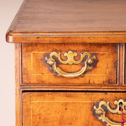 EARLY 18THC INLAID WALNUT CHEST OF DRAWERS - ADDITIONAL PHOTO 17