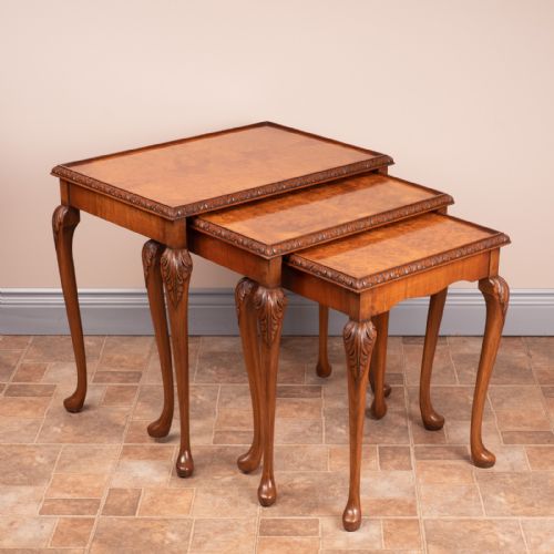 GOOD QUALITY WALNUT NEST OF THREE TABLES - ADDITIONAL PHOTO 2