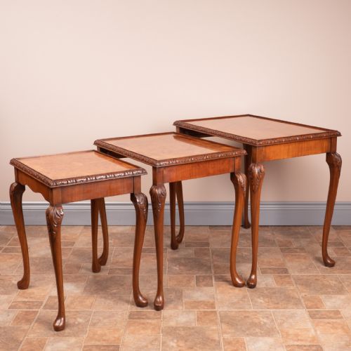 GOOD QUALITY WALNUT NEST OF THREE TABLES - ADDITIONAL PHOTO 11