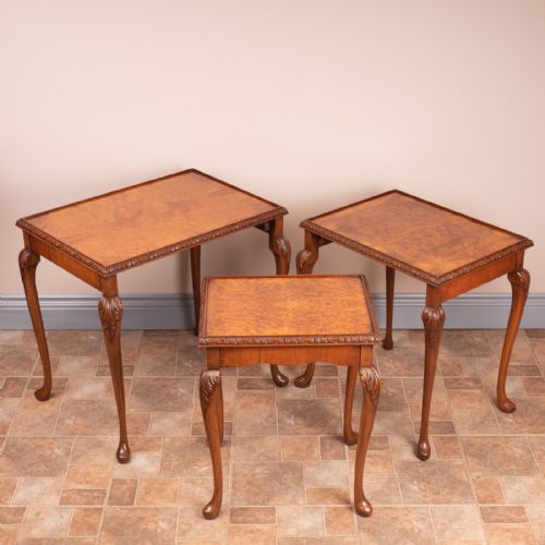 GOOD QUALITY WALNUT NEST OF THREE TABLES - ADDITIONAL PHOTO 13