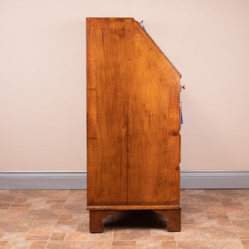 COMPACT WALNUT BUREAU - ADDITIONAL PHOTO 4