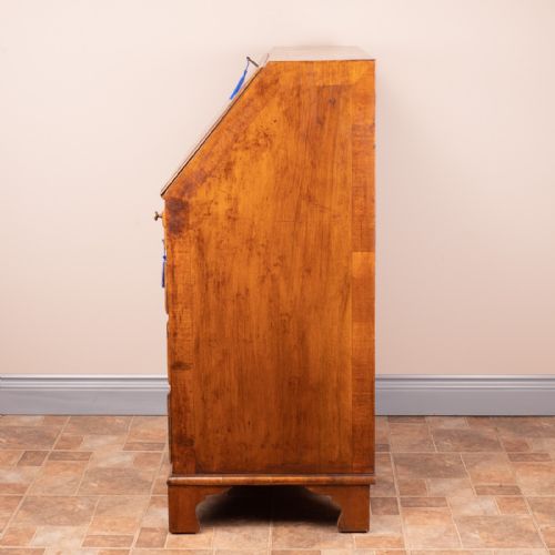 COMPACT WALNUT BUREAU - ADDITIONAL PHOTO 6