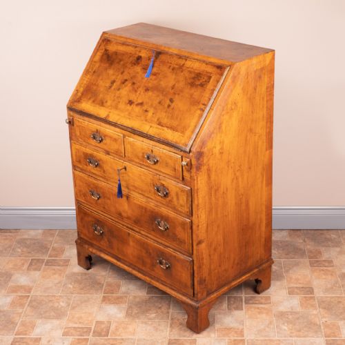 COMPACT WALNUT BUREAU - ADDITIONAL PHOTO 8