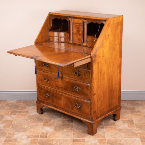 COMPACT WALNUT BUREAU - ADDITIONAL PHOTO 11